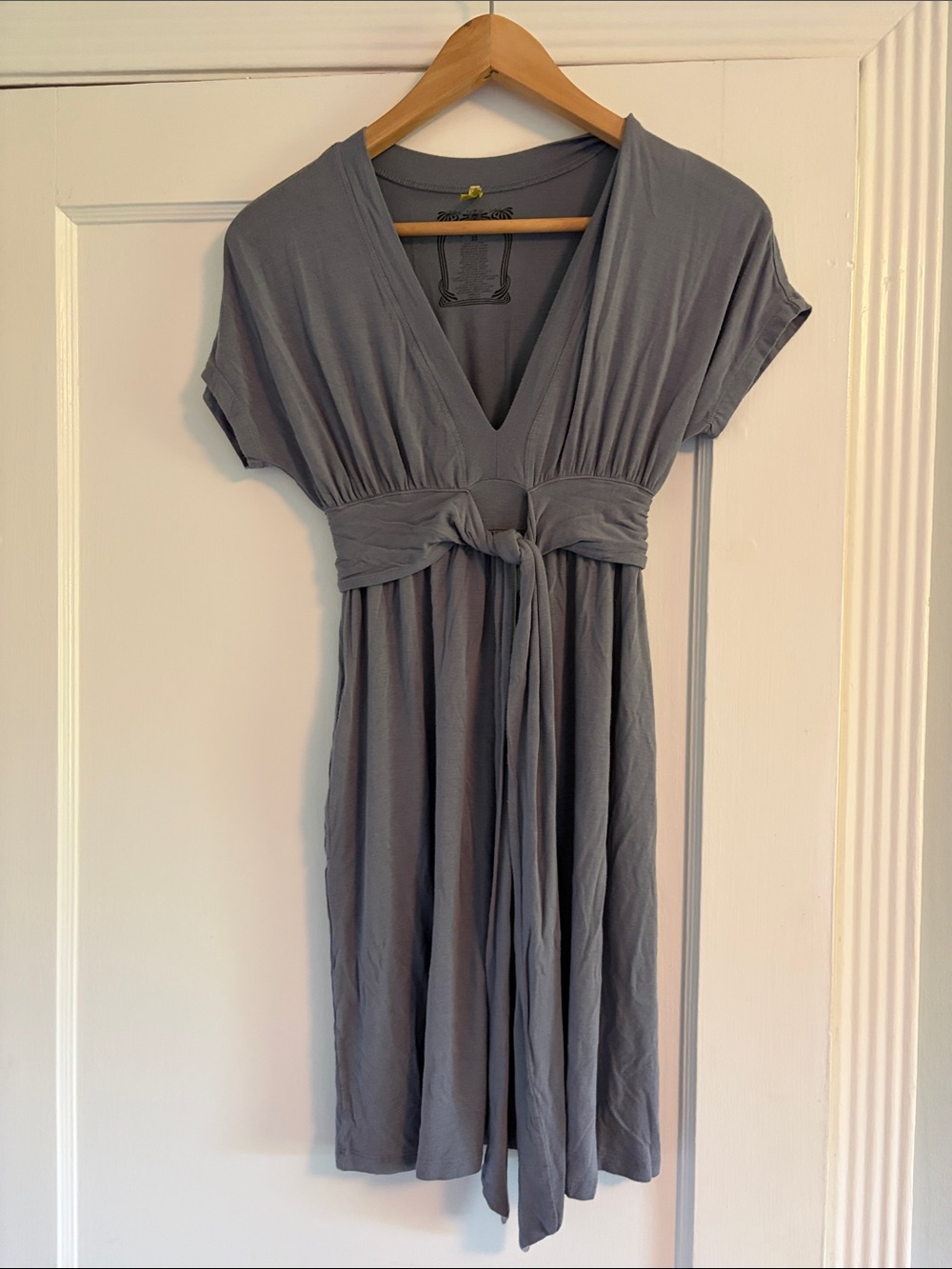 Anthropologie Pinkerton Women's Gray V-Neck Tie-Waist Dress